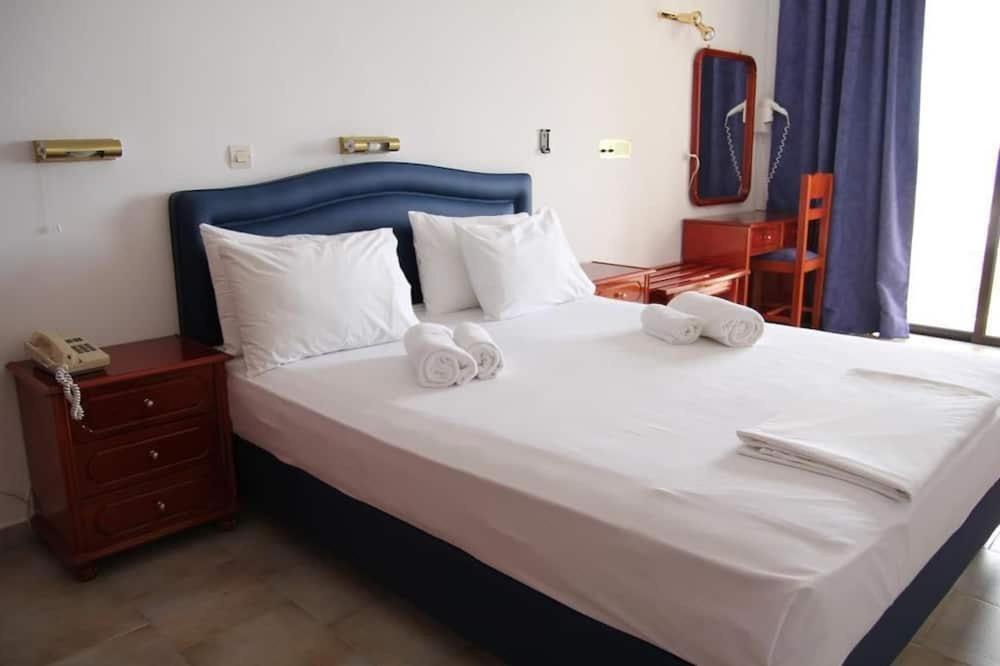 Mediterranean Hotel Karpathos Exterior foto